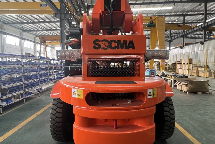 Телескопический погрузчик SOCMA HNT50H 4WD. Фото 3