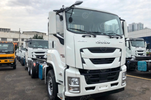 Бортовой грузовик ISUZU 6x4 дв 221 кВт c кму XCMG SQS125 гп 5 тонн 4 секции 11,2м, европейский кузов. Фото 1