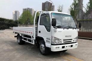 Бортовой грузовик ISUZU 4x4 дв 96Kw гп 3,5т. Фото 1