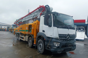 Автобетононасос XCMG SYM5463THBFB на шасси Mersedes 8x4 дв 335kw 62 метра. Фото 1