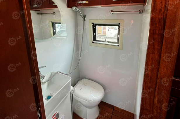 Автодом на шасси ISUZU 4х4 дв 139 kw АКПП. Фото 5