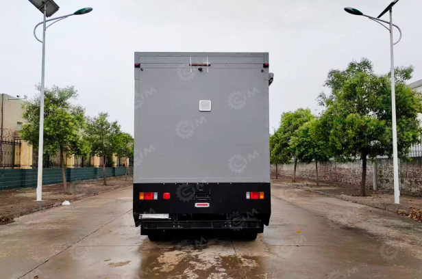 Автодом на шасси ISUZU 4х4 дв 139 kw АКПП. Фото 8