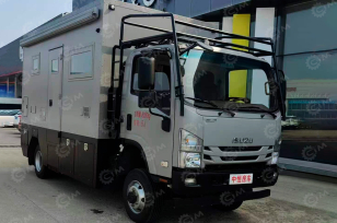 Автодом на шасси ISUZU 4х4 дв 139 kw АКПП. Фото 1