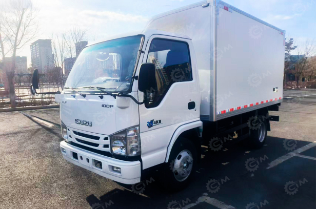 Фургон изотермический на шасси ISUZU 4х4 дв 96 kw (фургон 4000х2100х2100) под категорию B. Фото 2