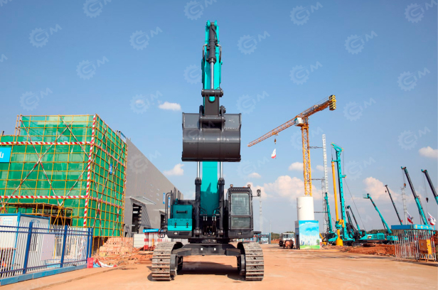 Экскаватор гусеничный SUNWARD SWE750F. Фото 3