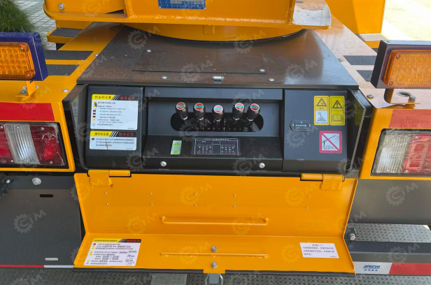 Автовышка AICHI на шасси ISUZU 4Х2 дв 88kw сдвоенная кабина высота подъёма 18,2м. Фото 8