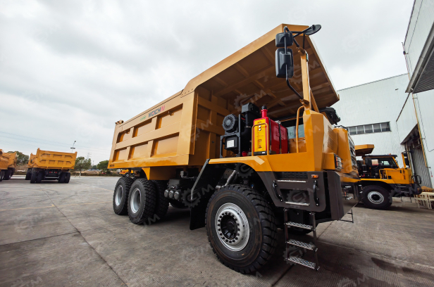 Карьерный самосвал LOVOL WT130	гп 90 тонн. Фото 3
