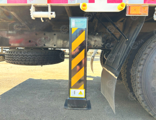 Бортовой грузовик ISUZU 4x2 дв 139kw гп 6 тонн c кму XCMG SQS125 гп 5т, 4 секции, стрела 11,2м, кузов 6200x2400x550 колёса 8.25R20 с ямобуром. Фото 15