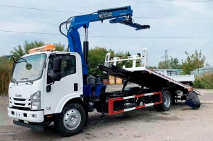 Эвакуатор на шасси ISUZU 4x2 дв 139kw гидравлическим КМУ WANBANG SQS100-4 гп 4т сдвижная платформа, лебёдка. Фото 1