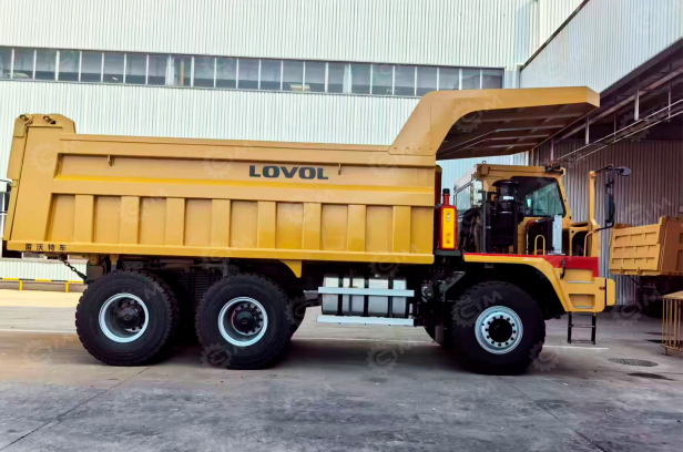Карьерный самосвал LOVOL WT95 гп 65 тонн. Фото 4