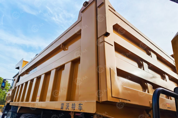 Карьерный самосвал LOVOL WT90 гп 60 тонн. Фото 10