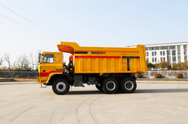 Карьерный самосвал LOVOL WT90 гп 60 тонн. Фото 9