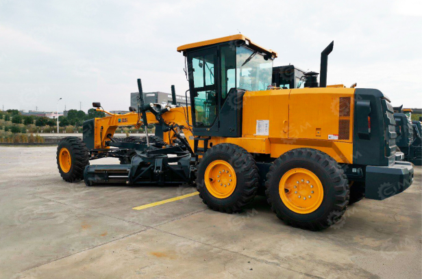 Автогрейдер SINOMACH 722-5 6х6 нож. Фото 2