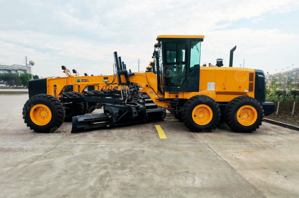 Автогрейдер SINOMACH 722-5 6х6 нож. Фото 3