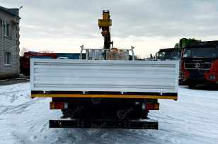 Бортовой грузовик ISUZU 4x2 дв 139kw гп 6 тонн c кму XCMG SQS125 гп 5т 4 секции стрела 11,2 кузов 6200х2400х550 колёса 8.25R20 с корзиной. Фото 7