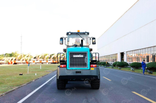 Фронтальный погрузчик Sunward SL31W. Фото 2