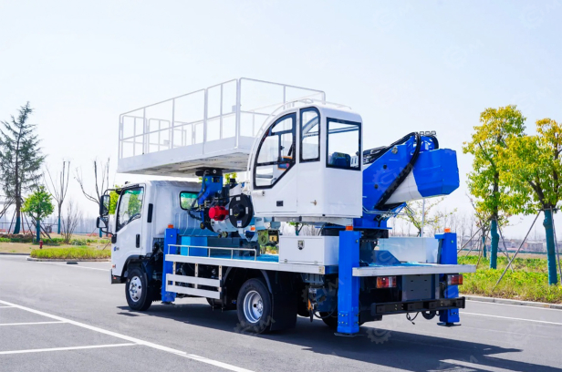 Автовышка на шасси ISUZU 4Х2 дв 96Kw высота подъёма 23м гп корзины 1 тонна. Фото 3