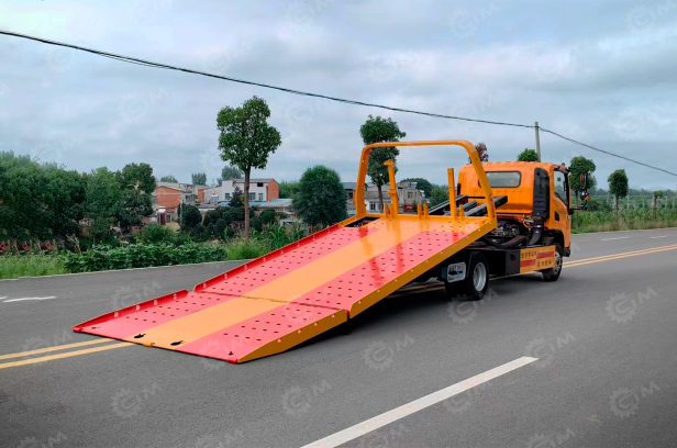 Эвакуатор на шасси ISUZU 6x4 дв 221kw гп 14т сдвижная платформа, гидравлические сходни, лебёдка. Фото 2