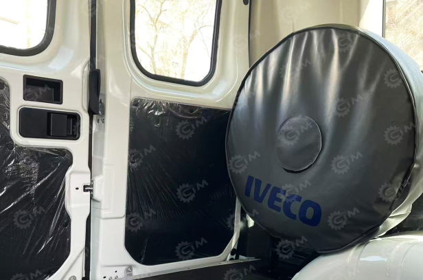 Автобус IVECO 4х4 6 мест дв 132kw 2,9л. Фото 7