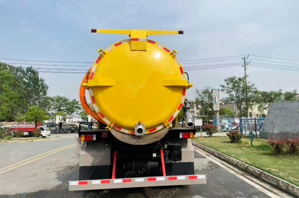 Илосос на шасси ISUZU 4x4 дв 151KW бочка 12м3 насос XD-420м3/ч. Фото 3