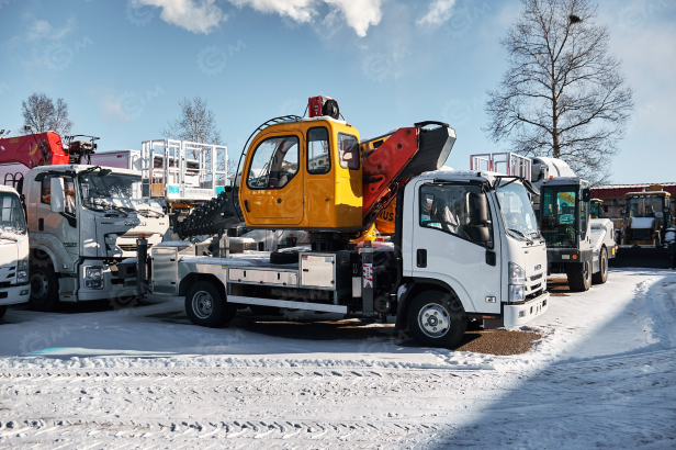 Автовышка VIGRUS GKS33 на шасси ISUZU 4Х4 дв 96kw высота подъёма 33м. Фото 2