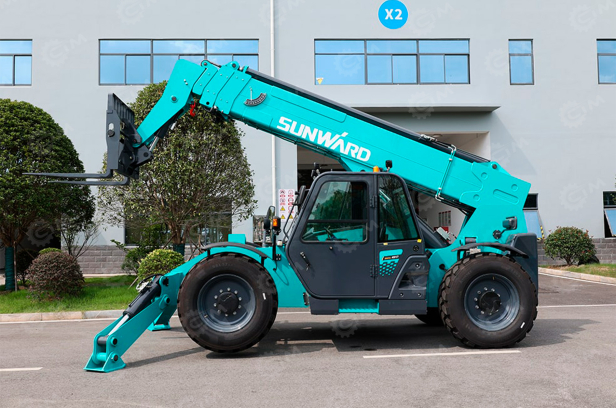 Телескопический погрузчик Sunward SWTH4517 гп 4,5т. Фото 4