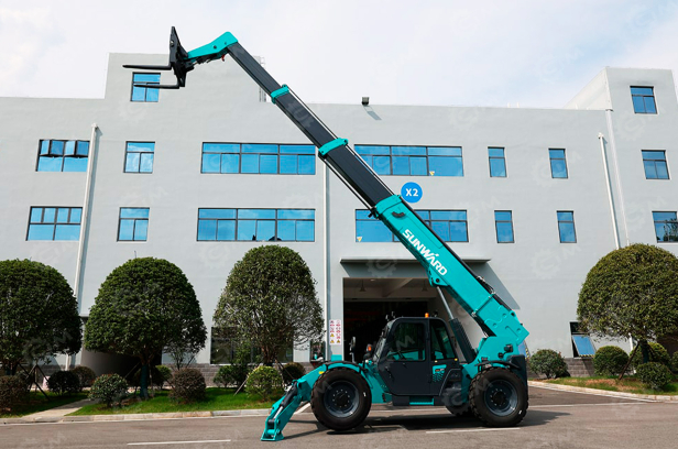 Телескопический погрузчик Sunward SWTH4517 гп 4,5т. Фото 6