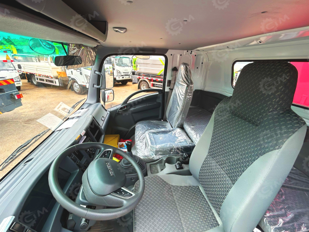 Бортовой грузовик ISUZU 4x2 дв 139kw гп 6 тонн c кму UNIC URV505 гп 5т, 5 секций, стрела 13,14м кузов 6000х2450х600мм бриль гп 4т. Фото 14