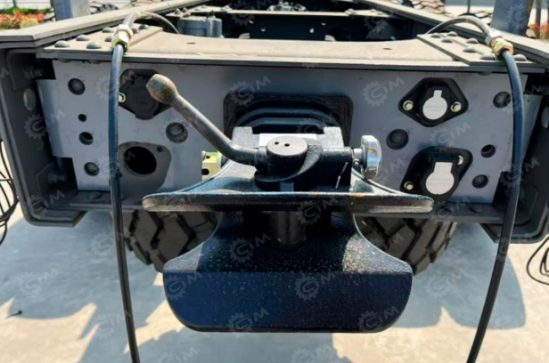 Бортовой грузовик ISUZU 4x2 дв 279kw гп 10 тонн c кму WANBANG SQS200-6 гп 8 тонн 6 секций стрела 19,5м кузов 6200х2450х550 ПДУ фаркоп, пневмо-электропроводка для прицепа. Фото 2