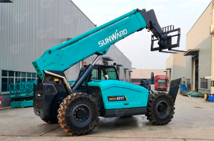 Телескопический погрузчик Sunward SWTH4517 гп 4,5т. Фото 2