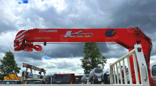 Бортовой грузовик ISUZU 4x2 дв 139kw гп 6 тонн c кму UNIC URV505 гп 5т, 5 секций, стрела 13,14м кузов 6000х2450х600мм бриль гп 4т. Фото 9