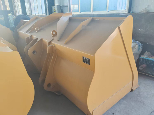 Ковш 4,5м3 на фронтальный погрузчик Shandong SEM 655D. Фото 4