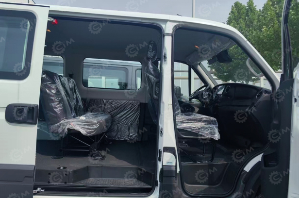 Автобус IVECO 4х4 6 мест	дв 132kw 2,9л. Фото 5