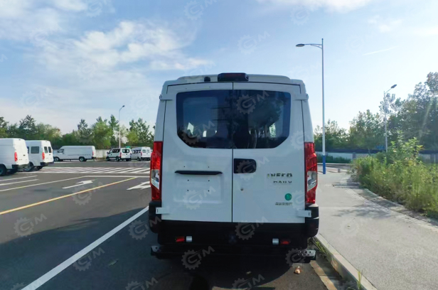 Автобус IVECO 4х4 6 мест	дв 132kw 2,9л. Фото 6