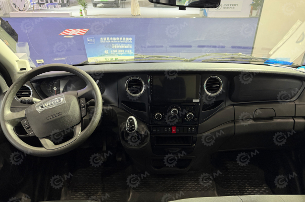 Автобус IVECO 4х4 6 мест дв 132kw 2,9л. Фото 8