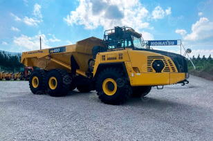 Шарнирно-сочлененный самосвал KOMATSU HM400 гп 40 тонн. Фото 4