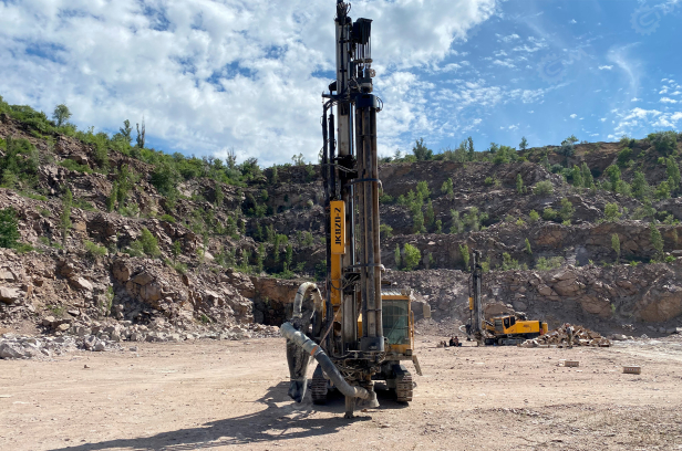 Буровая установка JINKE JK820-3 зимний пакет. Фото 3