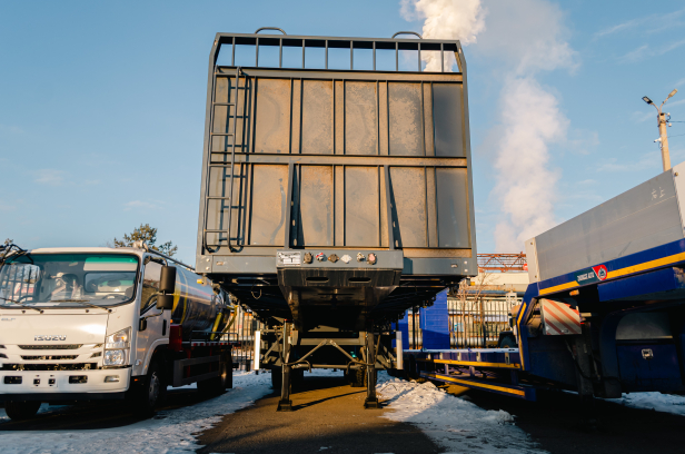 Полуприцеп бортовой  LUXUDA LZC9408 3 оси fuwa 13т рессоры гп 50 тонн 14000*2550*3800 фитинги коники ССУ1550. Фото 4