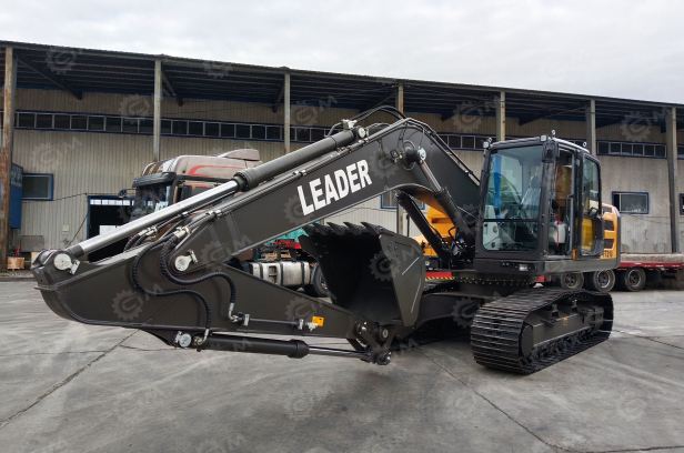 Гусеничный экскаватор LEADER 210 вес 21т ковш 1м3. Фото 3