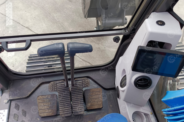 Гусеничный экскаватор LEADER 210 вес 21т ковш 1м3. Фото 10