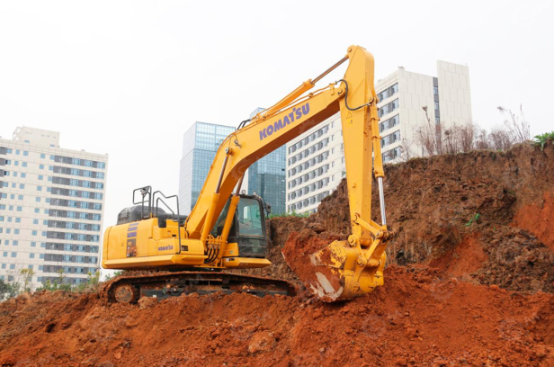 Гусеничный экскаватор KOMATSU PC225LC-11MO вес 23000кг, ковш 1,2-1,4м3,  6и цилиндровый двигатель + дополнительная гидролиния для гидромолота. Фото 3