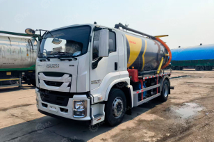 Илосос на шасси ISUZU 4x2 дв 177KW бочка 10м3 насос SK-15. Фото 2