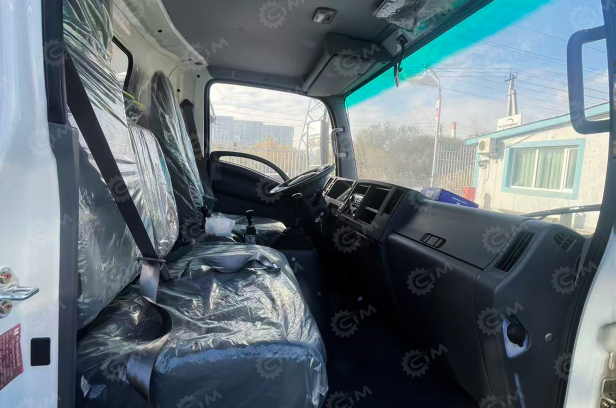 Самосвал ISUZU 4x2 дв 139kw передний подъёмник гп 6 тонн 2024г. Фото 11