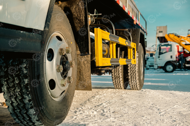 Ассенизатор (вакуумная машина) на шасси ISUZU 4x2 EST7 дв 125KW бочка 6м3 насос XD-240. Фото 18