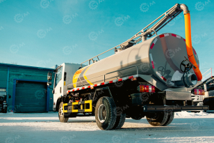 Ассенизатор (вакуумная машина) на шасси ISUZU 4x2 EST7 дв 125KW бочка 6м3 насос XD-240. Фото 7