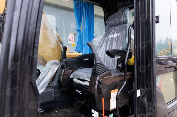 Гусеничный экскаватор SANY SY135С. Фото 6