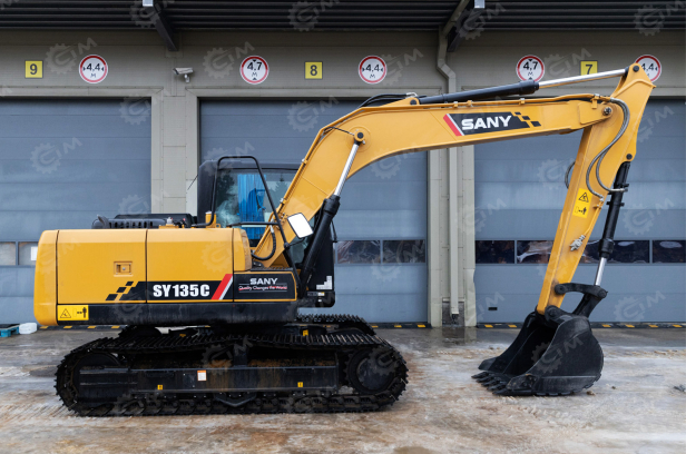 Гусеничный экскаватор SANY SY135С. Фото 11