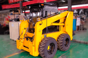 Мини-погрузчик JC100 с кондиционером 73KW. Фото 3