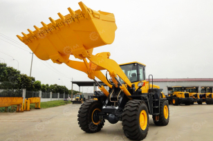 Фронтальный погрузчик ChangLin ZLM30E-5. Фото 1