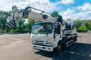 Автокран на шасси ISUZU 4x4 дв 96kw крановая установка  WANBANG DZ5T гп 5т стрела 20м с ямобуром диаметром 400мм глубина бурения 12м, корзина. Фото 1